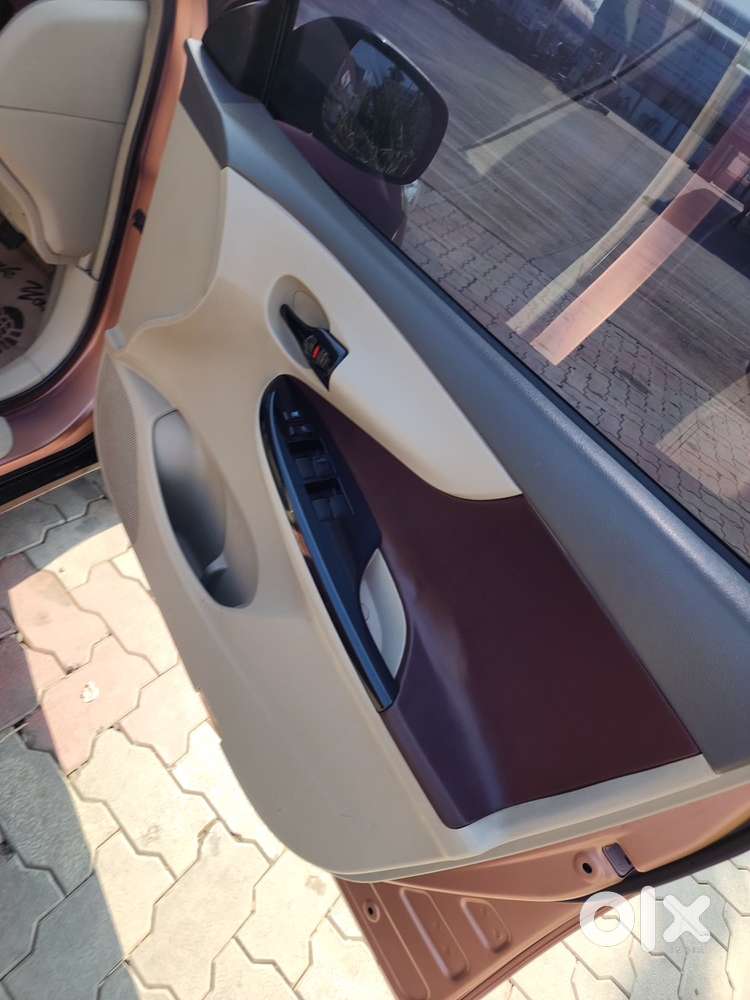 Toyota Corolla Altis 2010