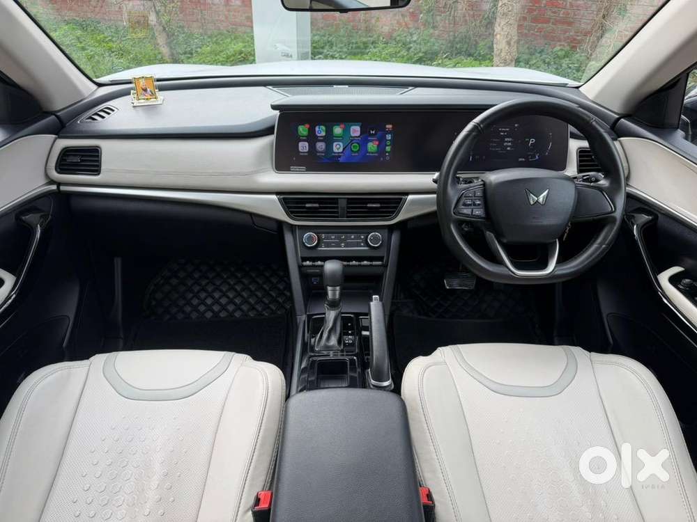 2022 Mahindra Xuv700 Ax5 Automatic