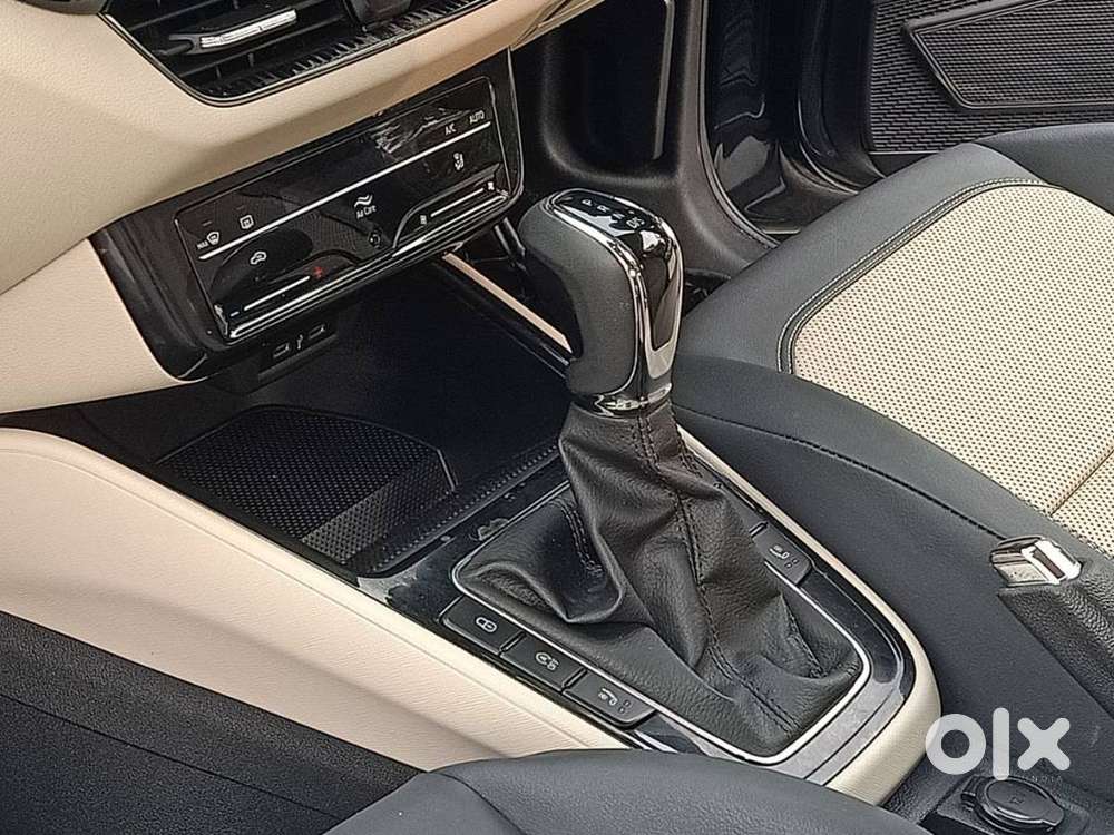 Skoda Slavia 1.0 Tsi Style At, 2024, Petrol