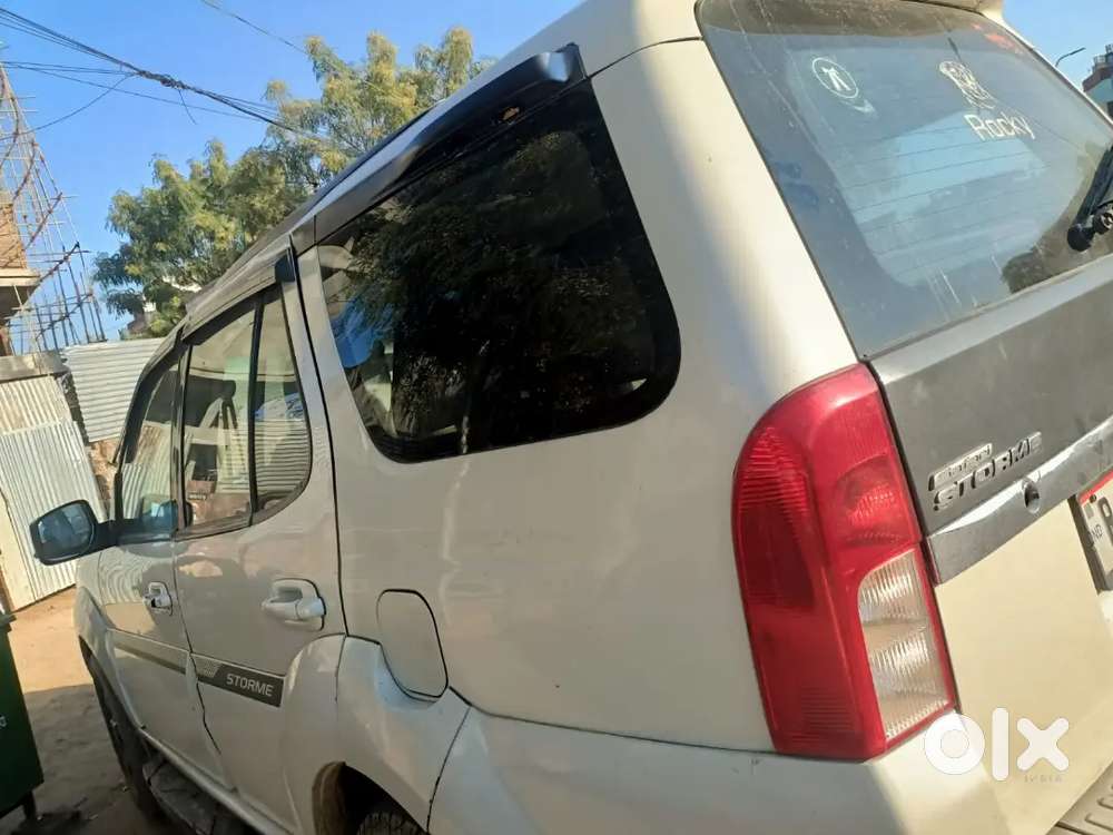 Tata Safari Storme 2014 Diesel 100000 Km Driven