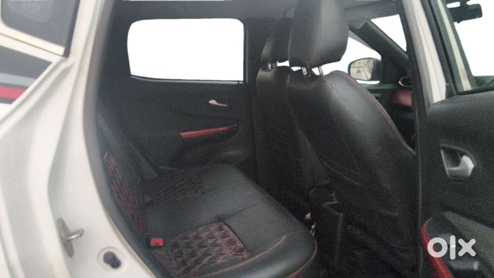 Nissan Magnite 1.0 Xv Red Edition, 2022, Petrol