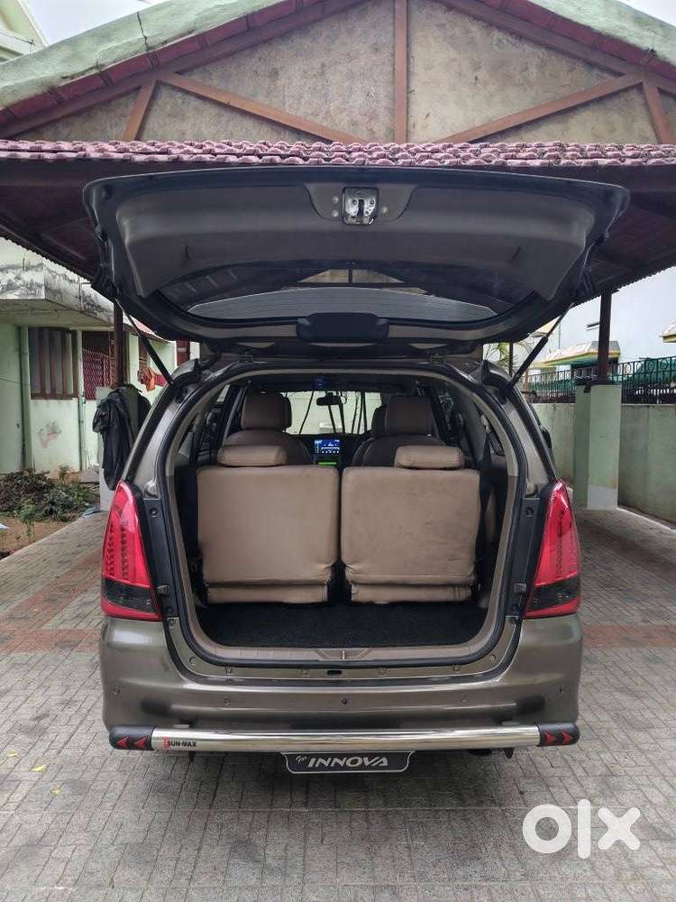 Toyota Innova 2.5 Z Diesel 7 Seater Bs Iv, 2015, Diesel