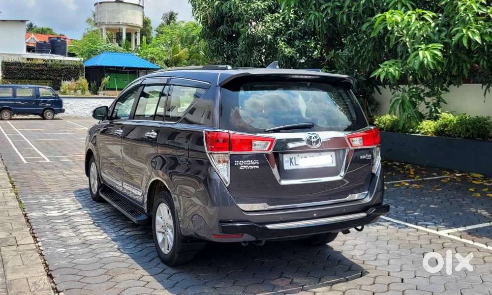 Toyota Innova Crysta 2.8 Gx At 8s, 2016, Diesel