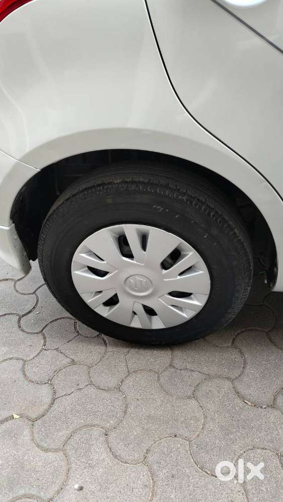Maruti Suzuki Swift Vxi + Manual, 2013, Petrol