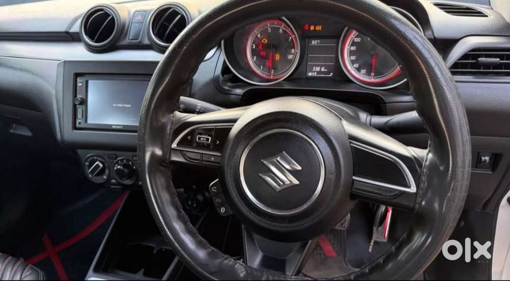 Maruti Suzuki Swift Vxi + Manual, 2022, Petrol