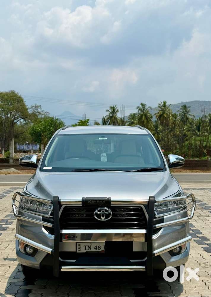Toyota Innova Crysta 2.4 G Mt, 2023, Diesel