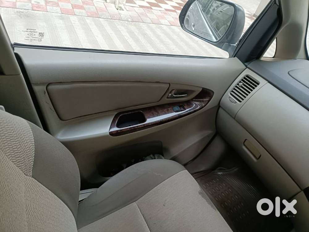 Toyota Innova 2.5 V 2015