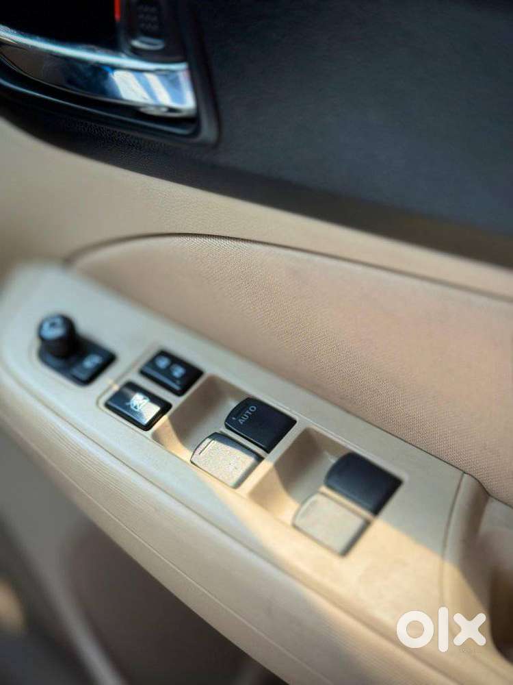 Maruti Suzuki Dzire 1.2 Vxi, 2023, Petrol