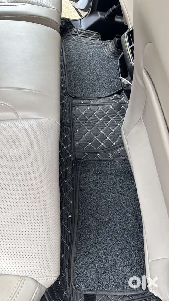 Mahindra Xuv700 2025 Petrol Well Maintained