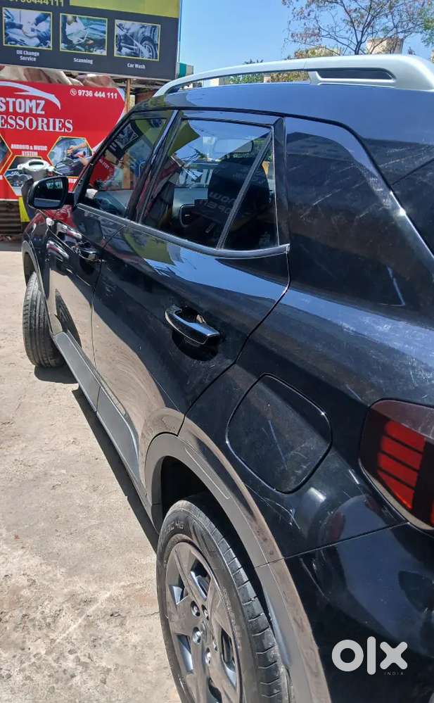 Hyundai Venue 2023 Petrol Well Maintained