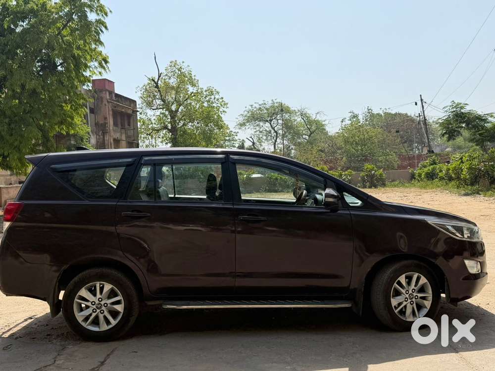 Toyota Innova Crysta 2.4 G Mt, 2016, Diesel
