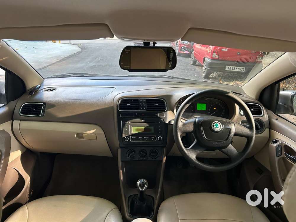 Skoda Rapid 1.6 Mpi Ambition, 2012, Petrol