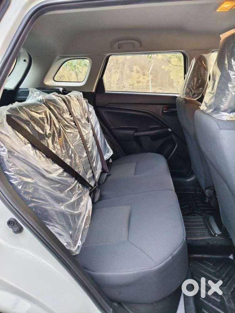 Maruti Suzuki Brezza 1.5 Lxi Smart Hybrid, 2025, Petrol