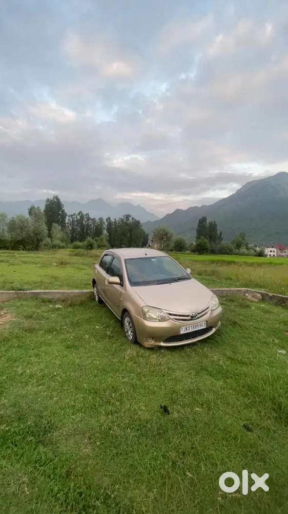 Toyota Etios Liva 2012