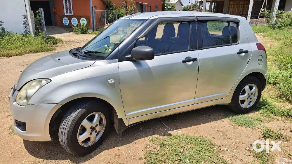 Maruti Suzuki Swift 2005 Petrol 93000 Km Driven