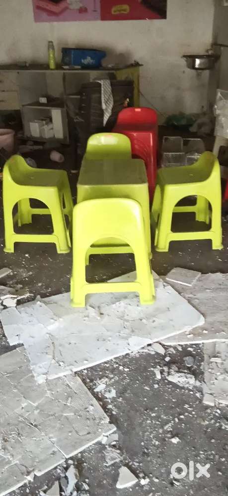 I want to sell unused plastic chair and table