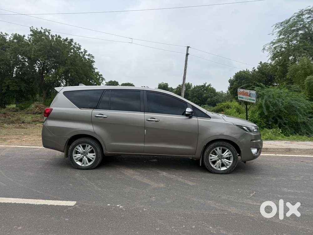 Toyota Innova Crysta 2.8 Z, 2016, Diesel