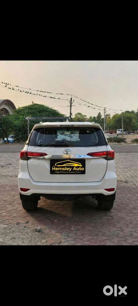 Toyota Fortuner 4x4 Manual Limited Edition, 2017, Diesel