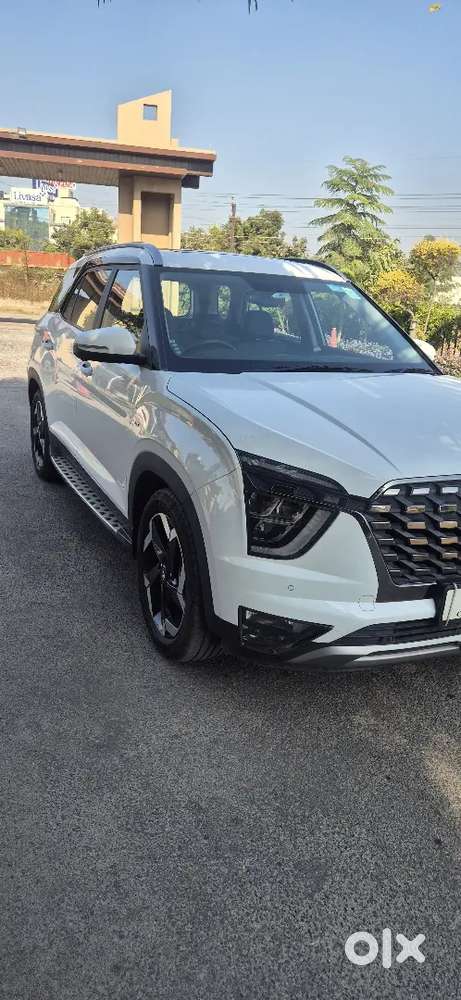 Hyundai Alcazar Signature Optional 2022 Petrol Well Maintained