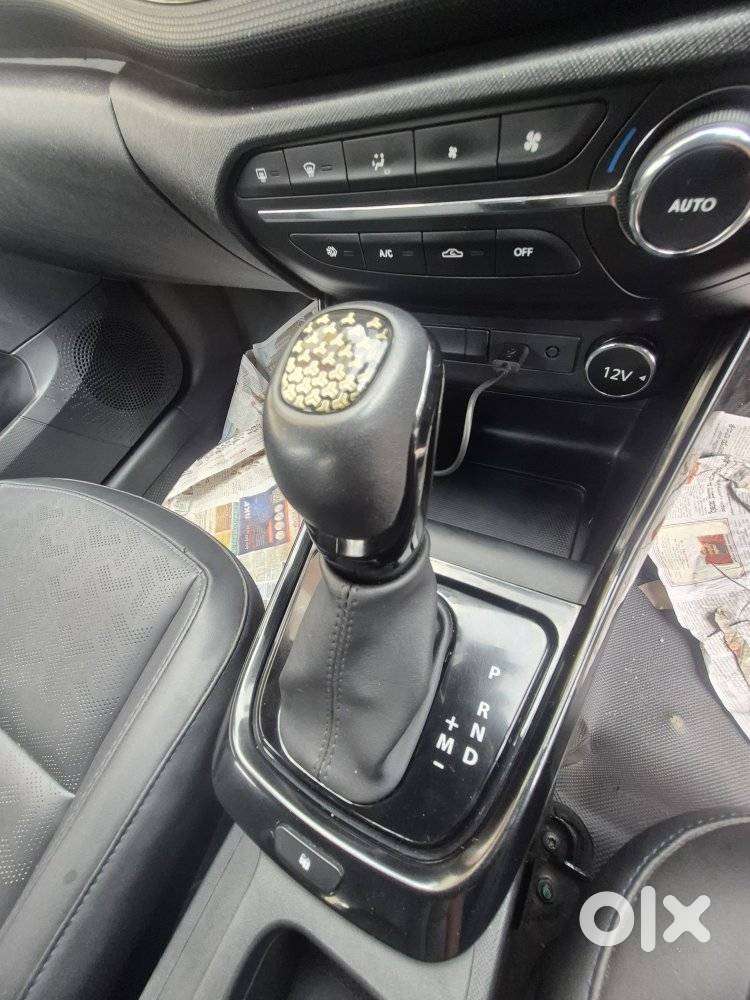 Tata Altroz 1.2 Xza Plus Dark Edition Dct, 2022, Petrol