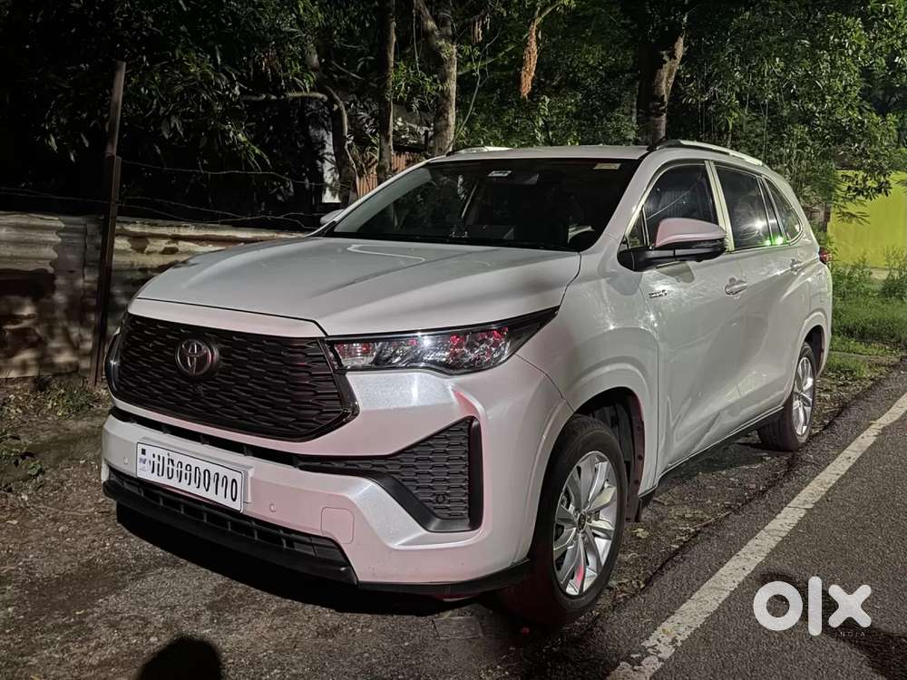 Toyota Innova Hycross 2.0 Zx Hybrid 7 Str, 2023, Petrol