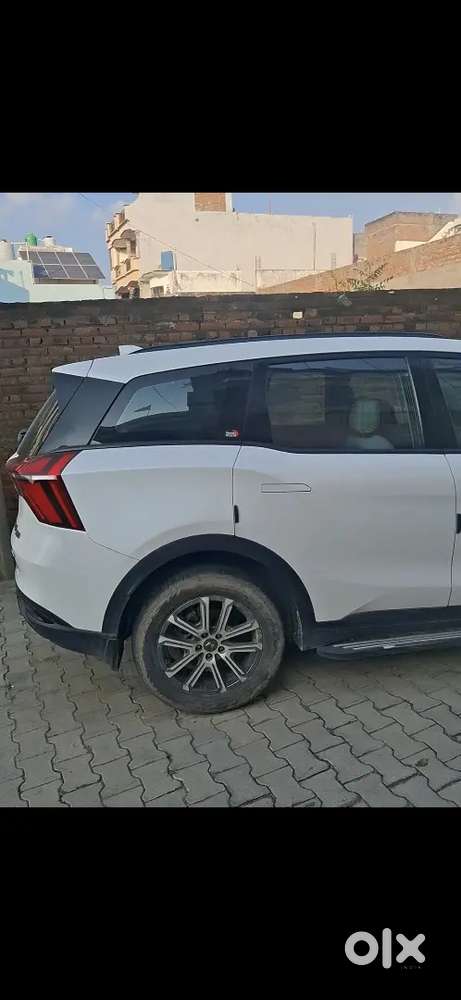 Mahindra Xuv700 Ax7 Diesel 2023 Manual Showroom Condition