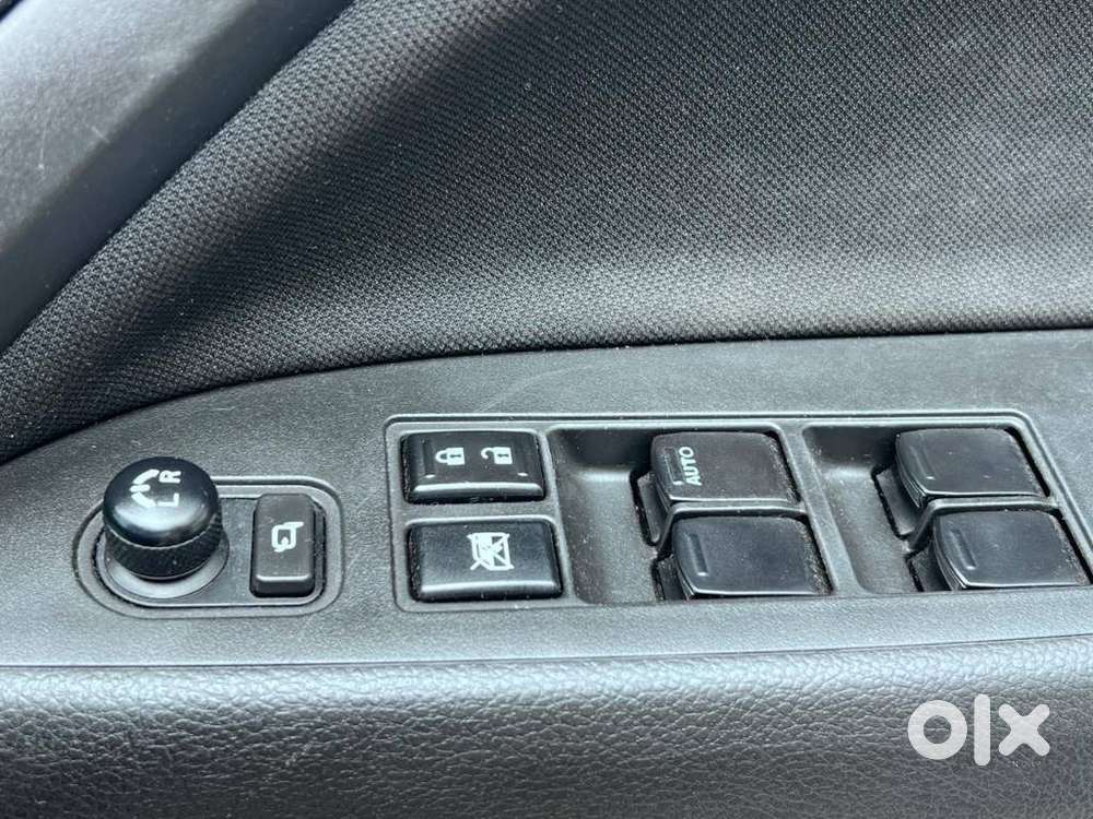 Maruti Suzuki Brezza 1.5 Vxi Smart Hybrid, 2023, Petrol