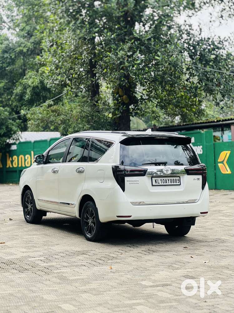 Toyota Innova Crysta 2.4 V 7 Str, 2017, Diesel