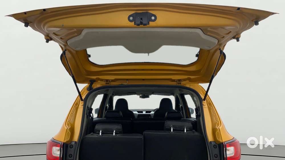 Renault Triber Rxz Easy-r Amt, 2023, Petrol