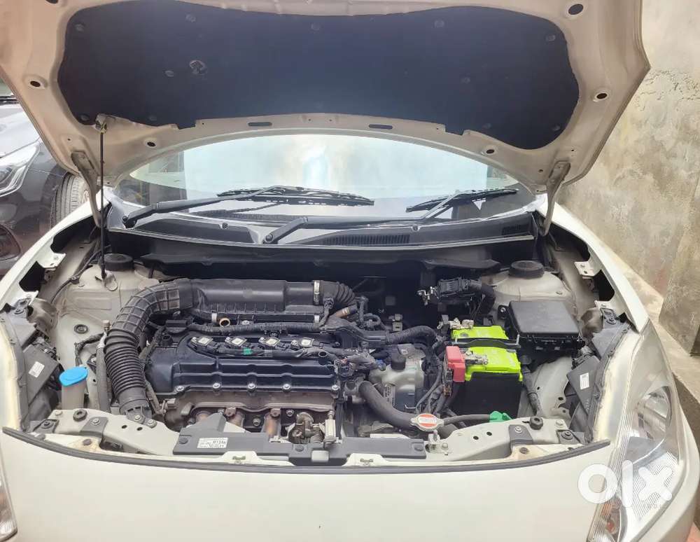 Maruti Suzuki Dzire 2019,automatic,bs6,petrol,1st Owner,white