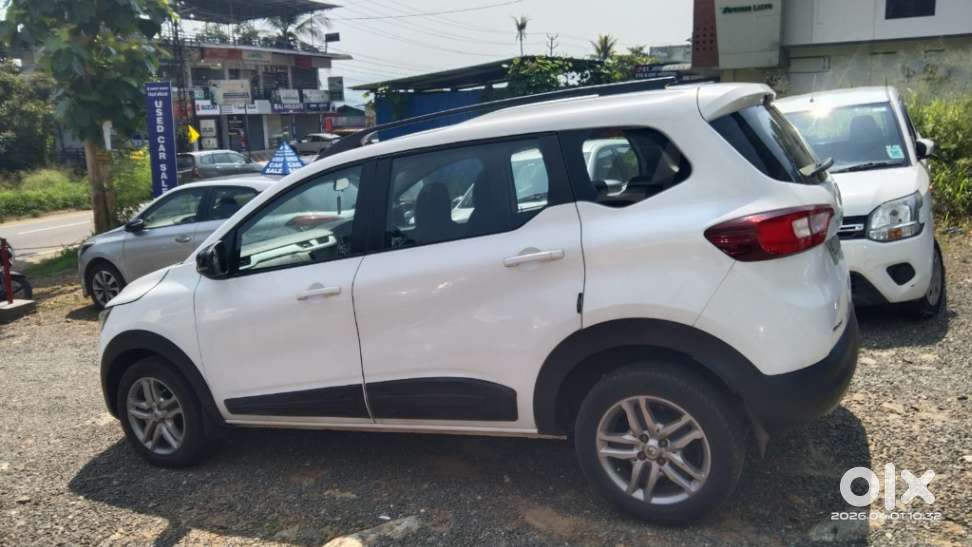 Renault Triber Rxz, 2021, Petrol