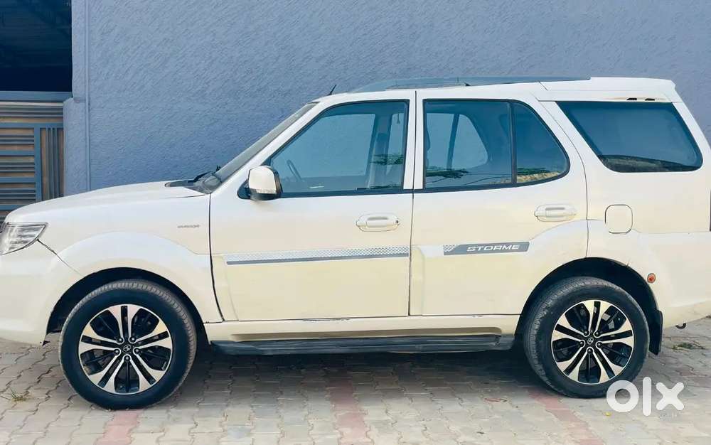 Tata Safari Storme 2017