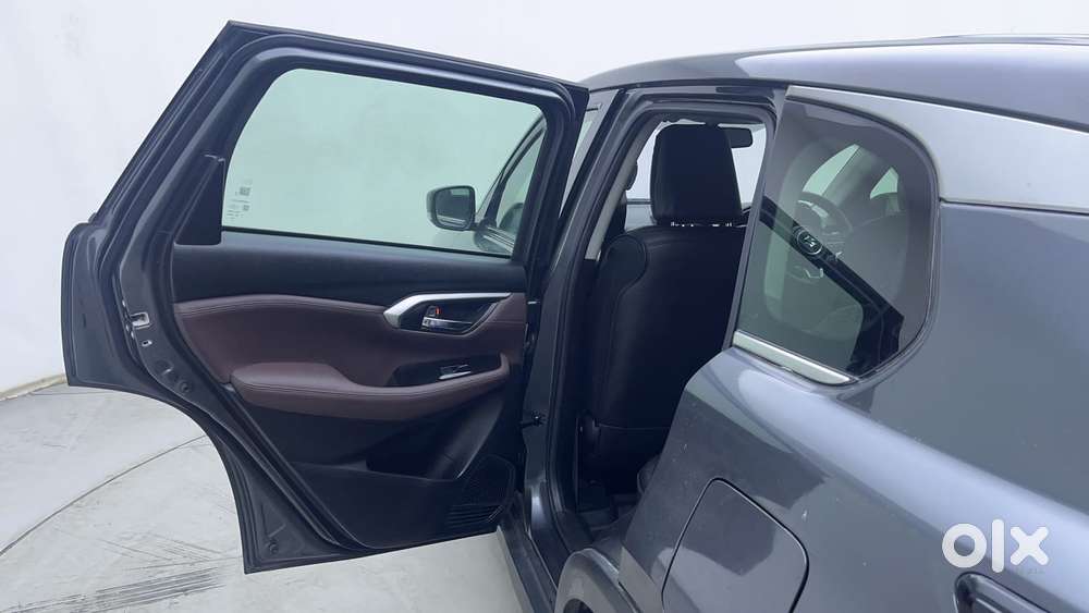 Maruti Suzuki Grand Vitara 1.5 Zeta Smart Hybrid At, 2023, Petrol