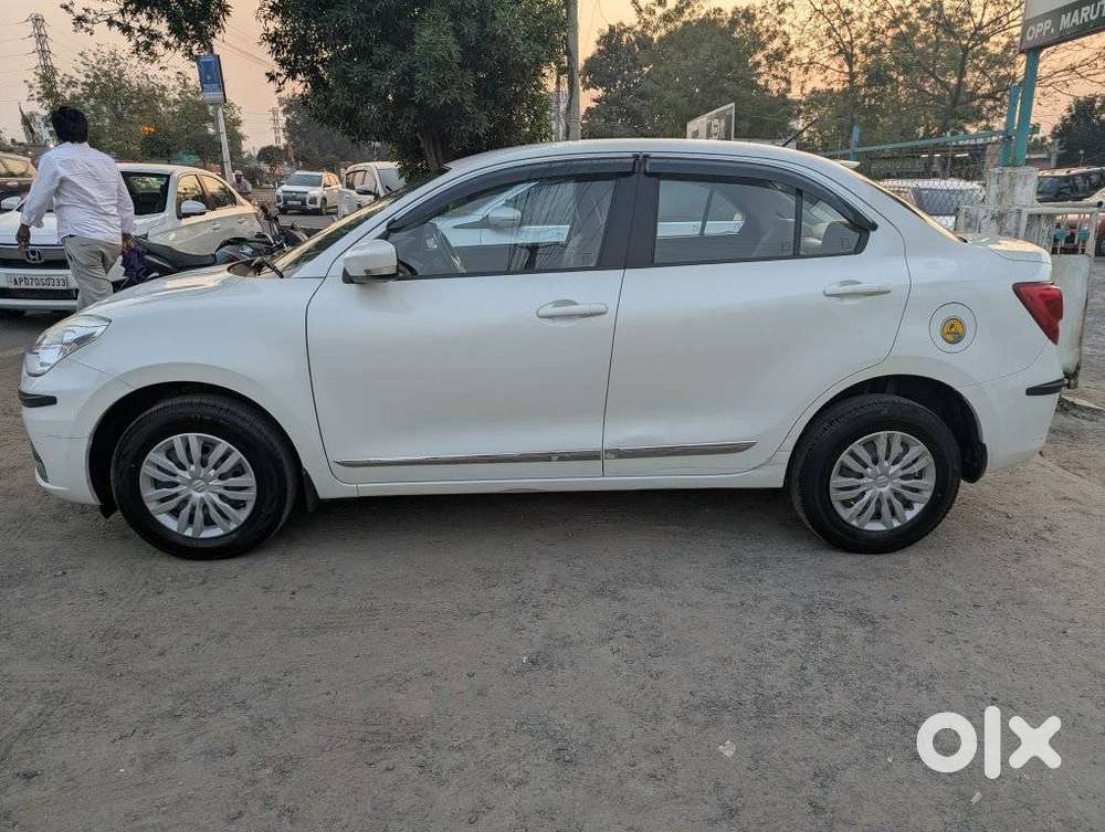 Maruti Suzuki Swift Dzire Vxi(o) Amt, 2023, Petrol