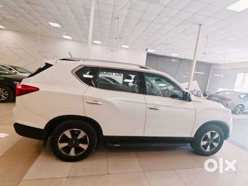 Mahindra Alturas G4, 2022, Diesel