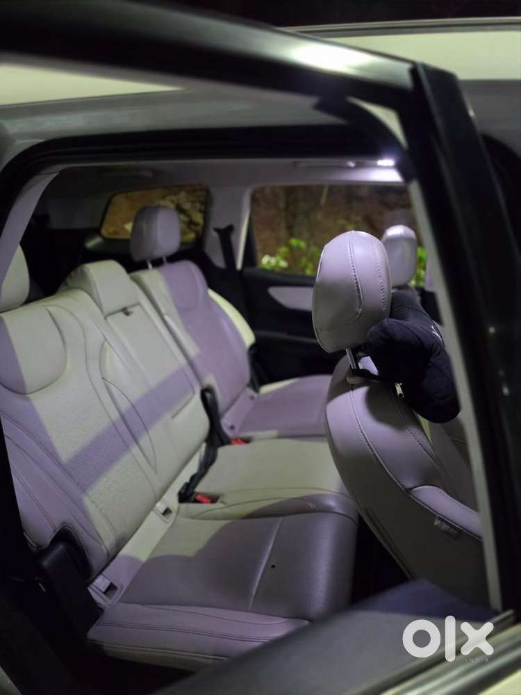 Mahindra Xuv700 2022 Petrol 95000 Km Driven