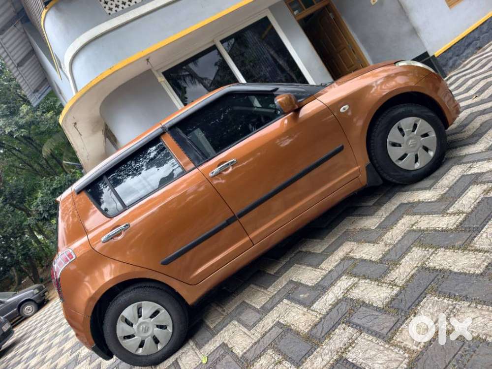Maruti Suzuki Swift Vxi + Manual, 2005, Petrol
