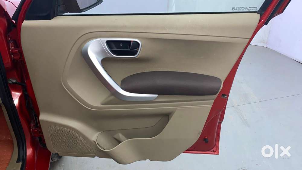 Mahindra Tuv 300 Mhawk100 T8, 2017, Diesel