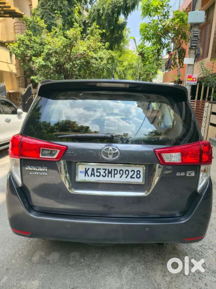 Toyota Innova Crysta 2.8 Zx At 7 Seater, 2017, Diesel