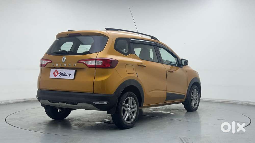 Renault Triber Rxz, 2022, Petrol