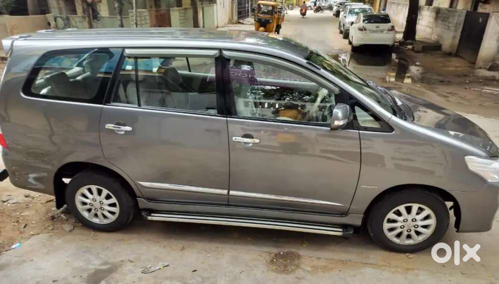 Toyota Innova 2.5 V 2014
