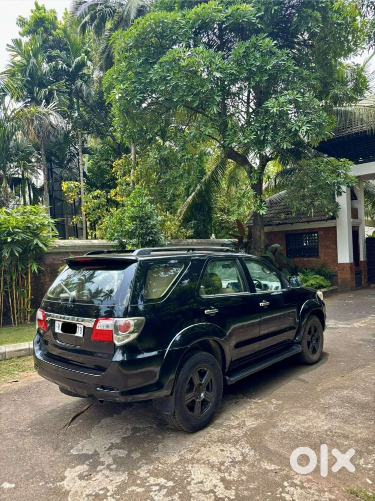 Toyota Fortuner [2009-2012] 3.0 4x4 Mt, 2010, Diesel