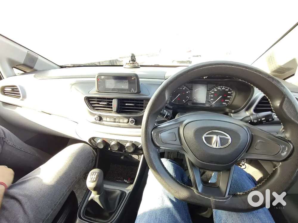 Tata Altroz 1.2 Petrol 2021