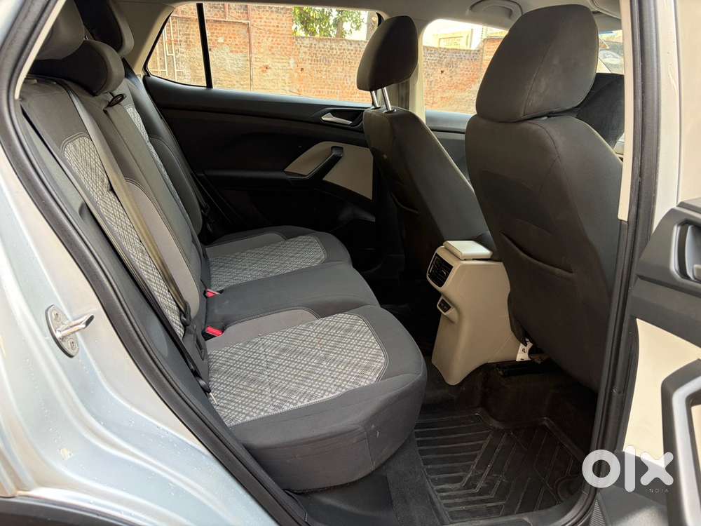 Volkswagen Taigun 1.0 Tsi Highline Automatic Complete Showroom Track