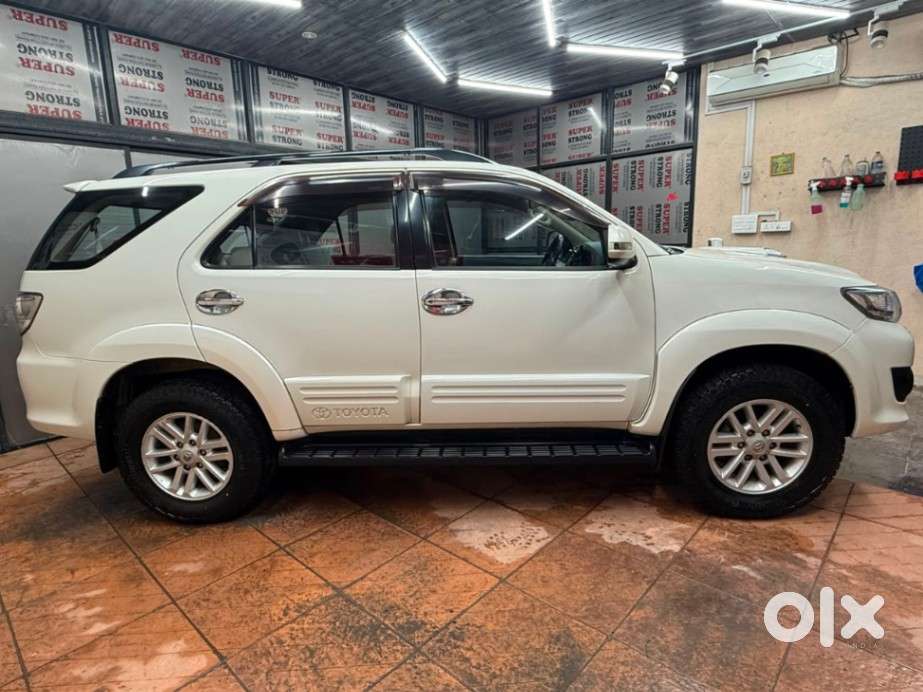 Toyota Fortuner 4x2 Manual, 2014, Diesel