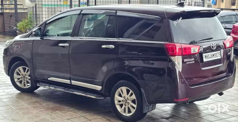 Toyota Innova Crysta 2.4 V 7 Str, 2017, Diesel