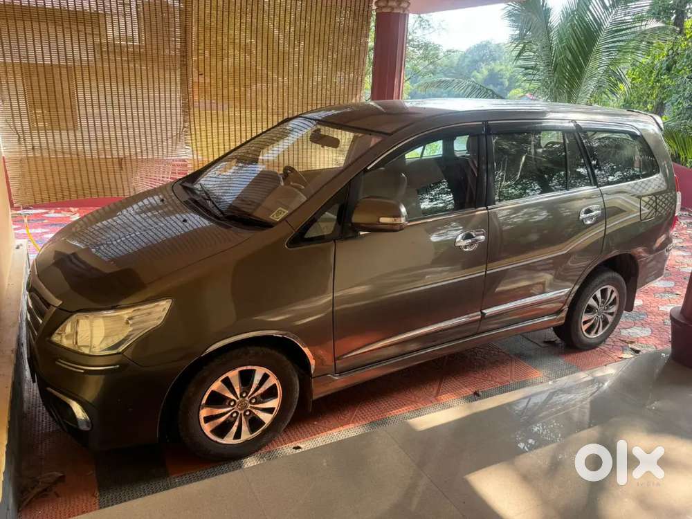Toyota Innova 2015 Diesel 960000 Km Driven