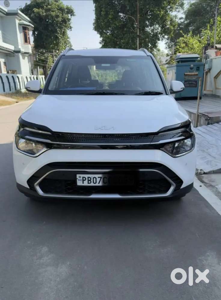 Kia Carens Prestige Petrol Manual 2024