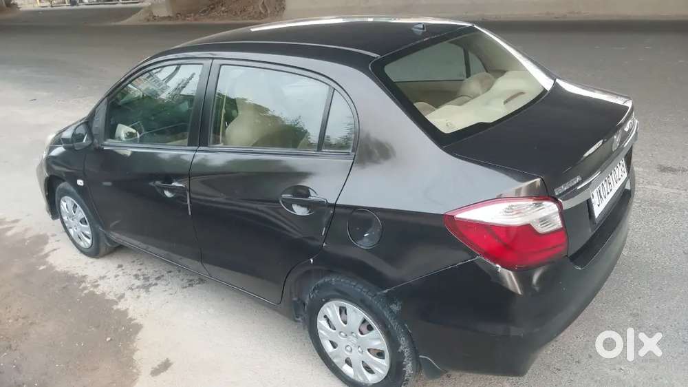 Honda Amaze 2017 Petrol 37000 Km Driven Ist Owner