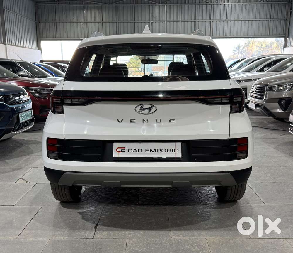 Hyundai Venue 1.2 S (o), 2023, Petrol